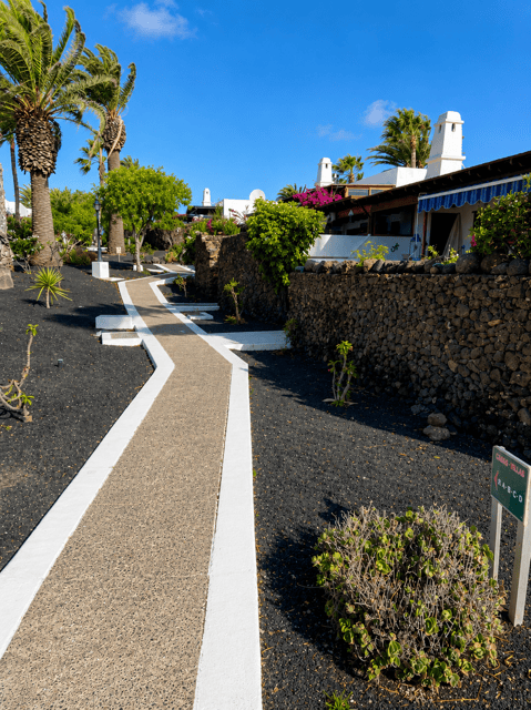 Tropical paths and gardens in Casas del Sol, holiday destination in Lanzarote.